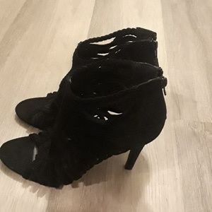 Forever 21 black heels